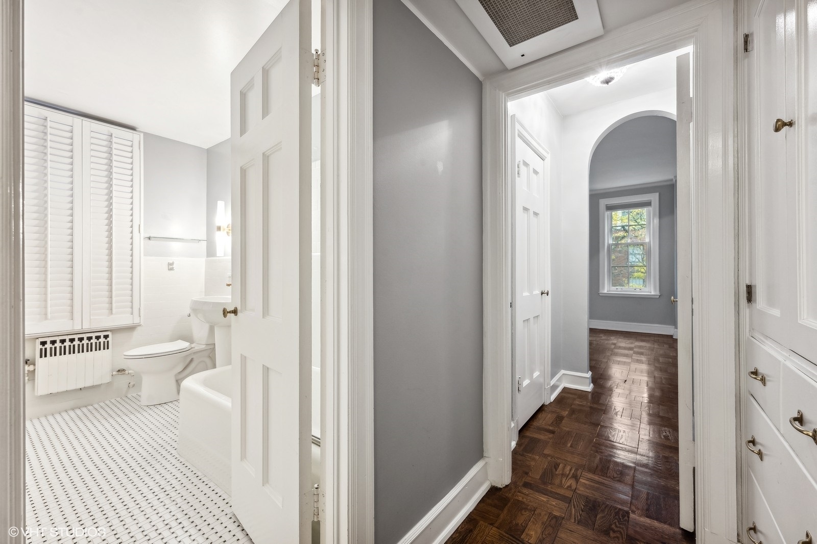 73 E Elm Street Unit: 3B