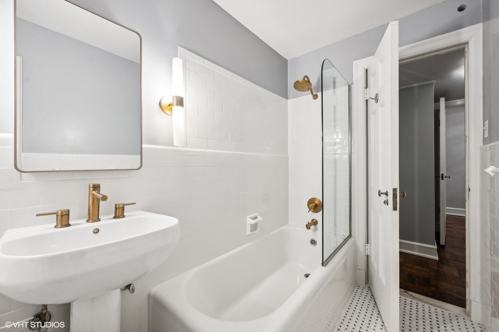 73 E Elm Street Unit: 3B