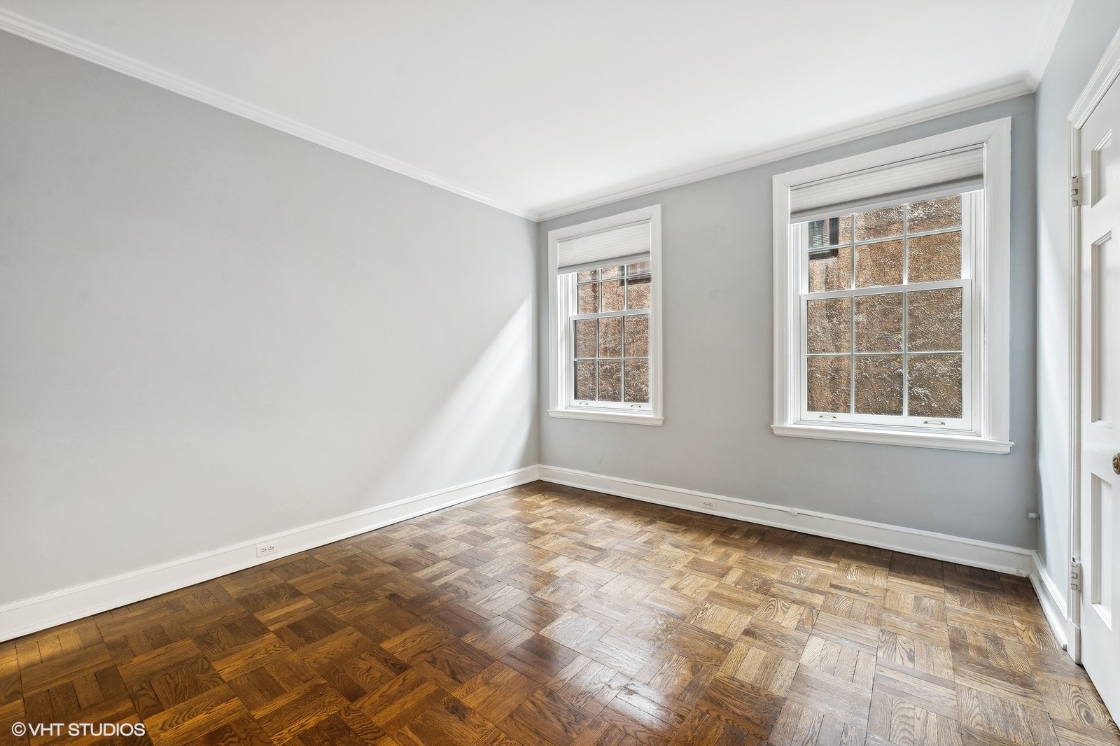 73 E Elm Street Unit: 3B