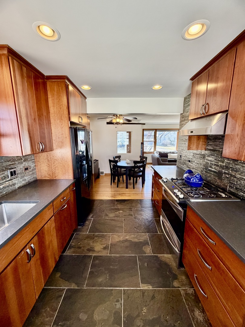 614 E Madison Street