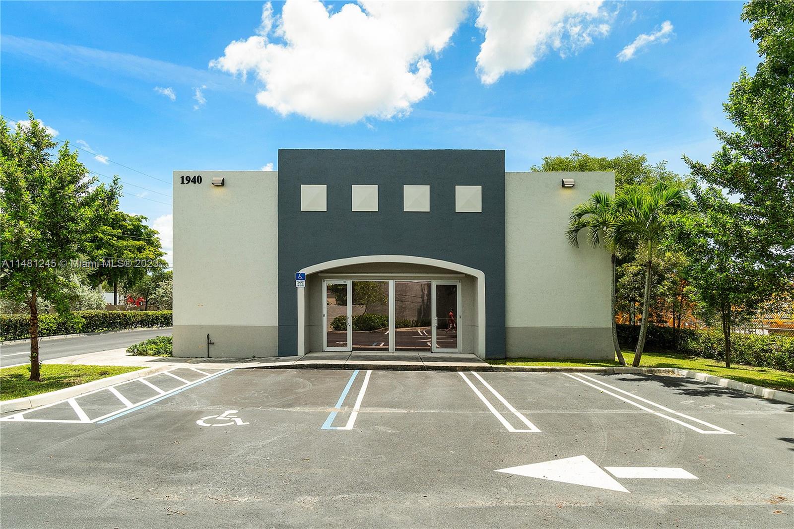 1930 NW 16th St