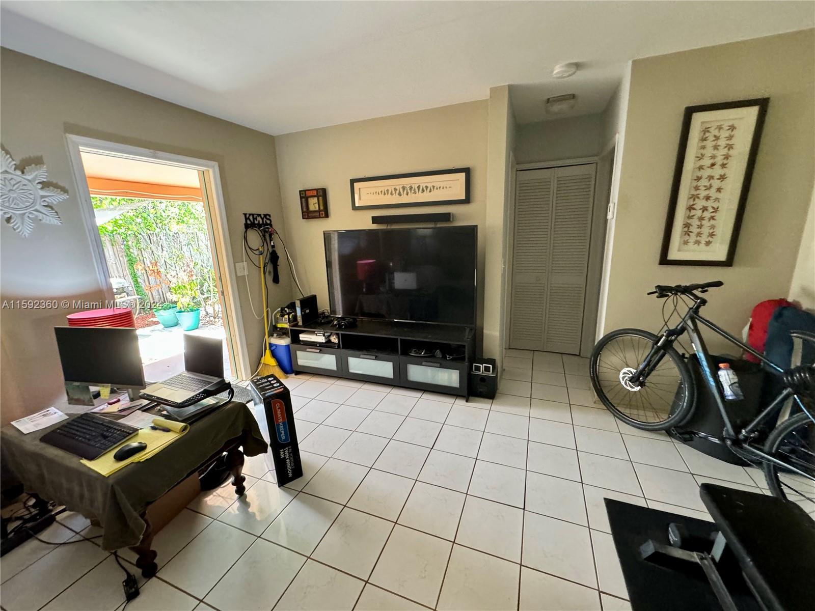 1620 SW 25th St