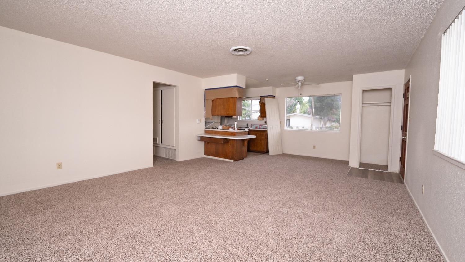 100 S Coalinga Street