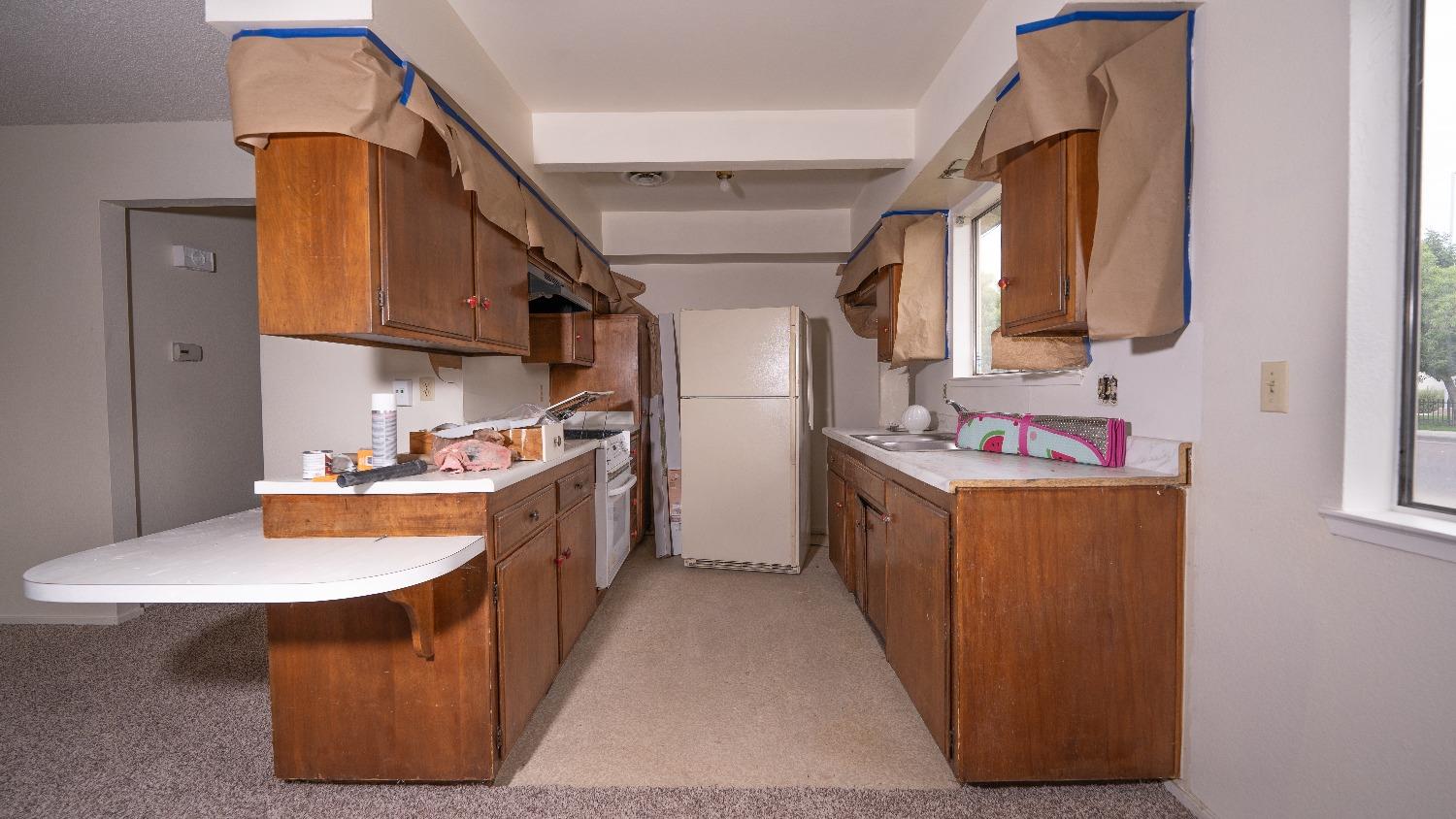 100 S Coalinga Street