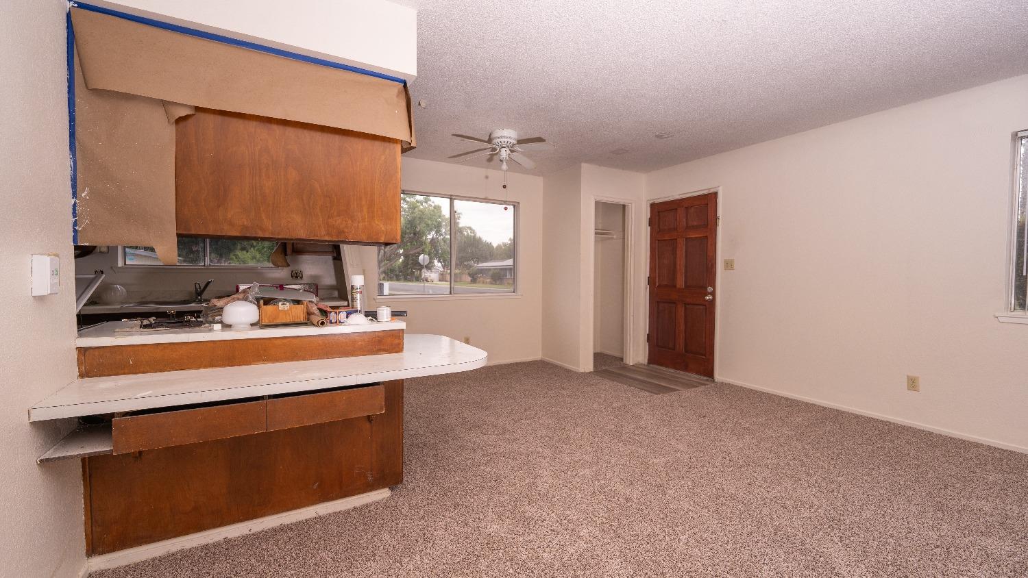 100 S Coalinga Street