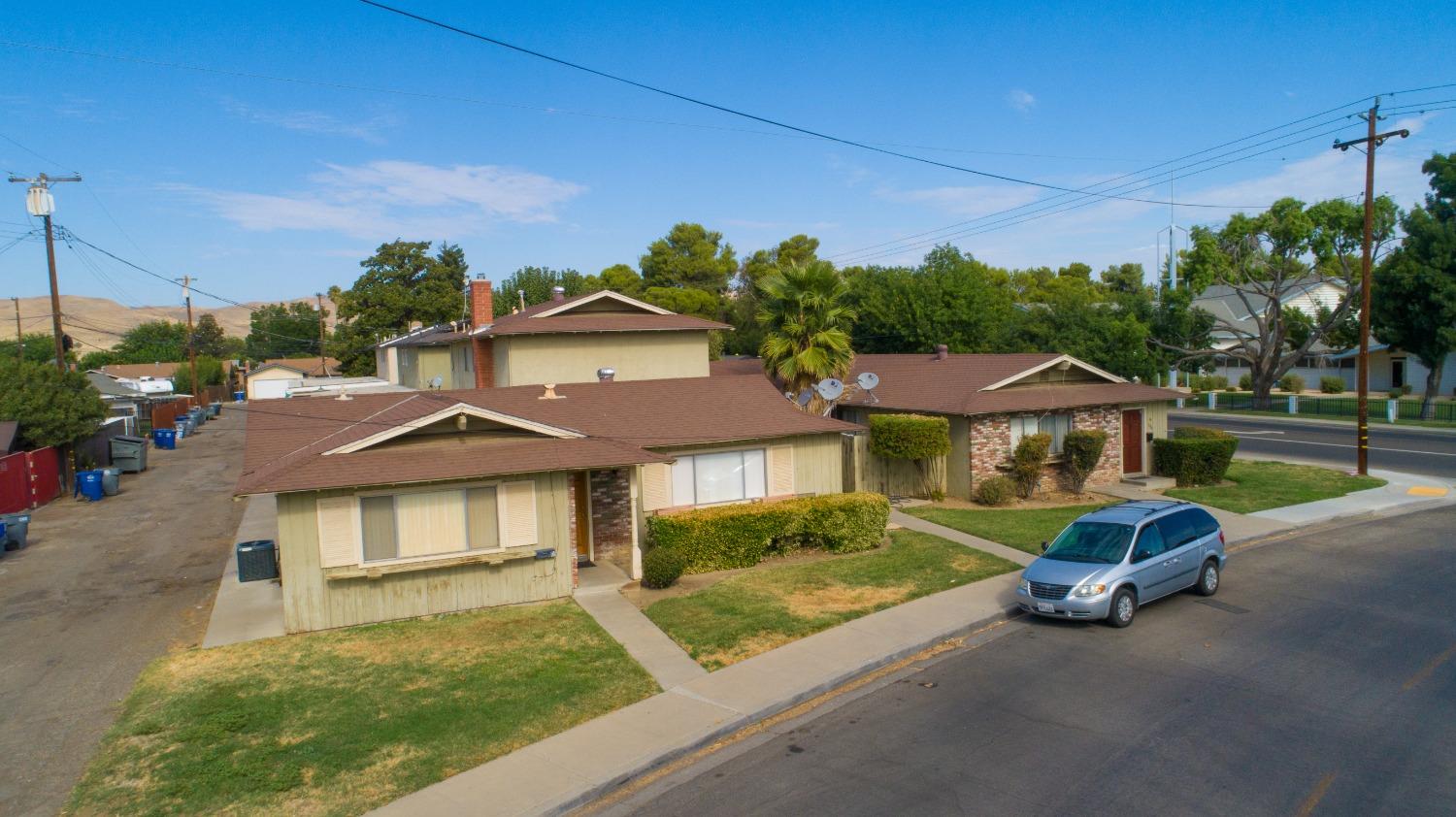 100 S Coalinga Street