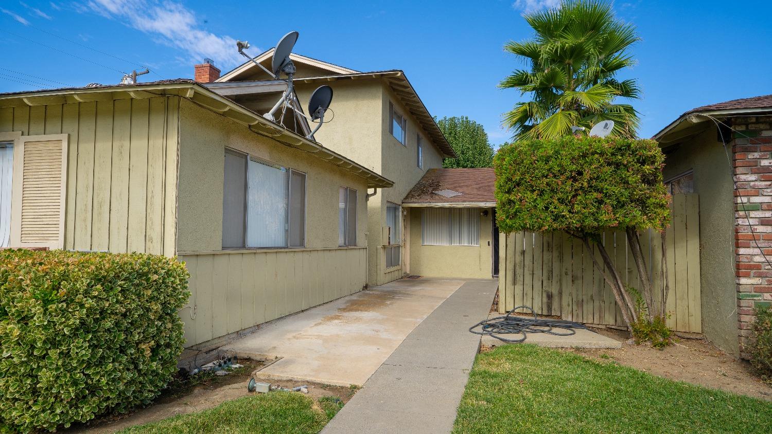 100 S Coalinga Street