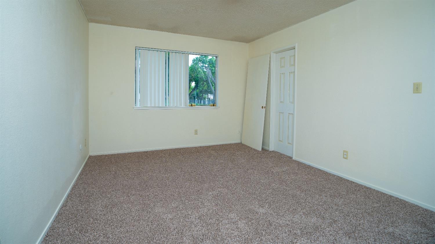 100 S Coalinga Street