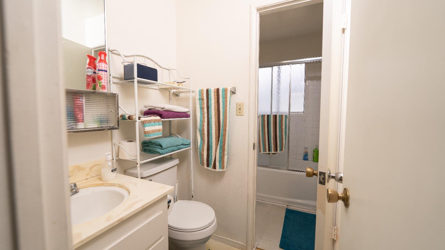 100 S Coalinga Street