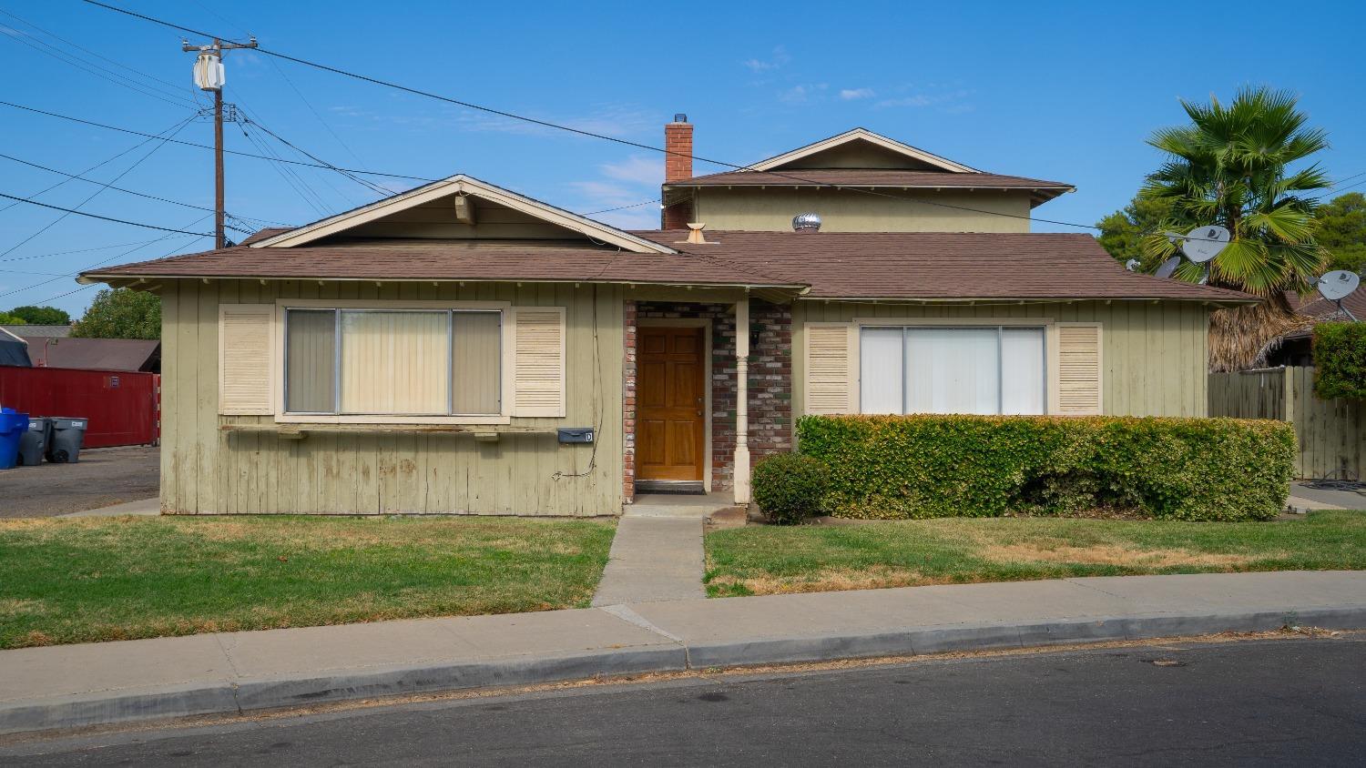 100 S Coalinga Street