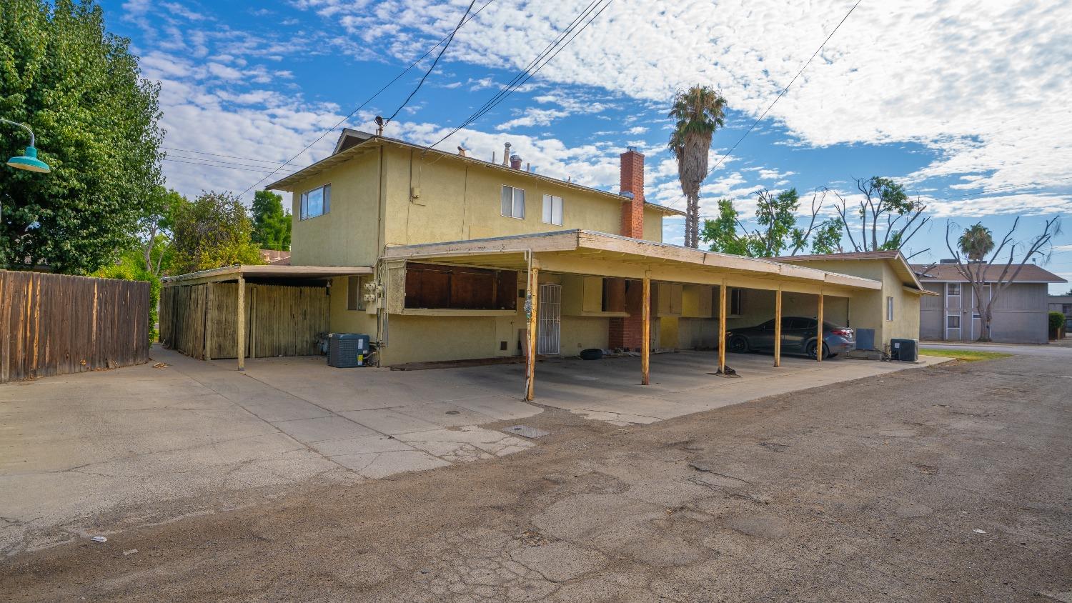 100 S Coalinga Street