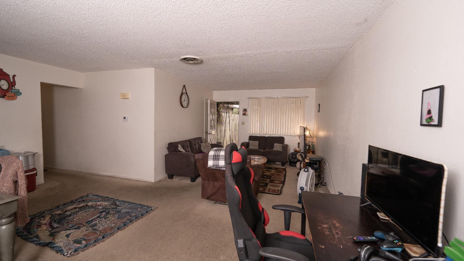 100 S Coalinga Street