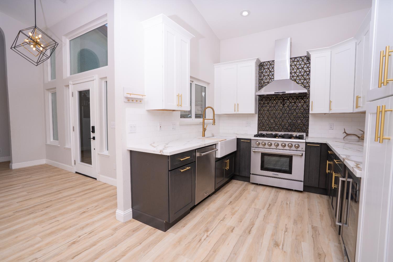 318 San Madele Avenue