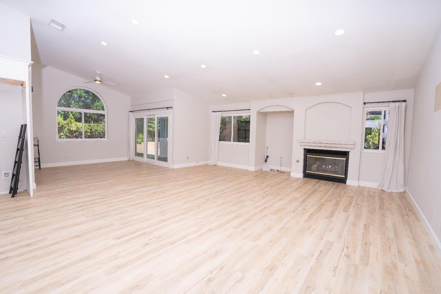 318 San Madele Avenue