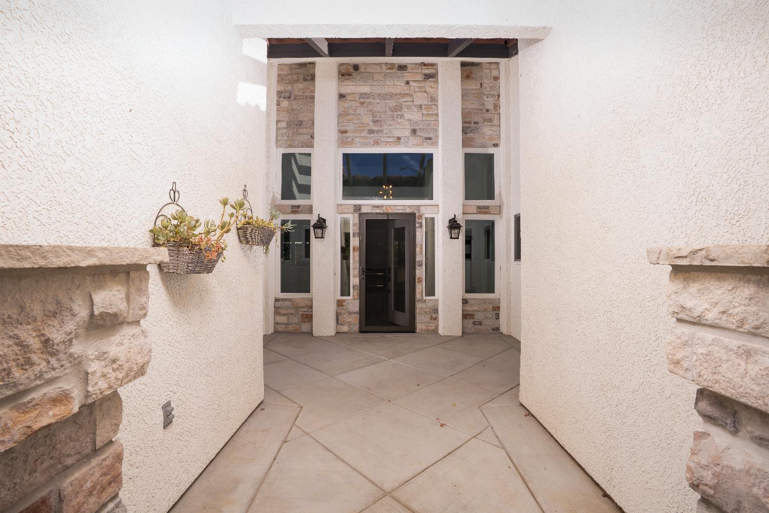 318 San Madele Avenue