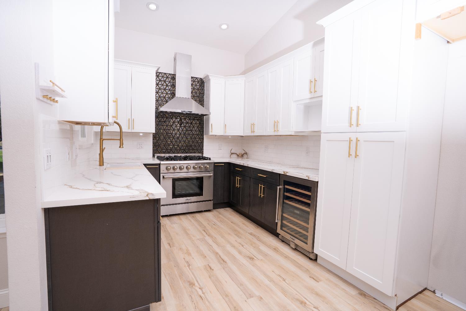 318 San Madele Avenue