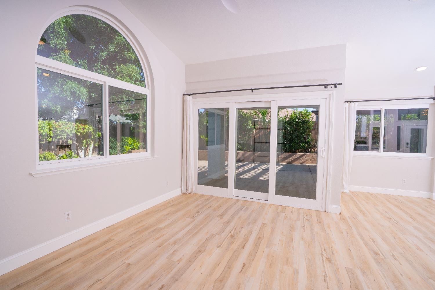 318 San Madele Avenue