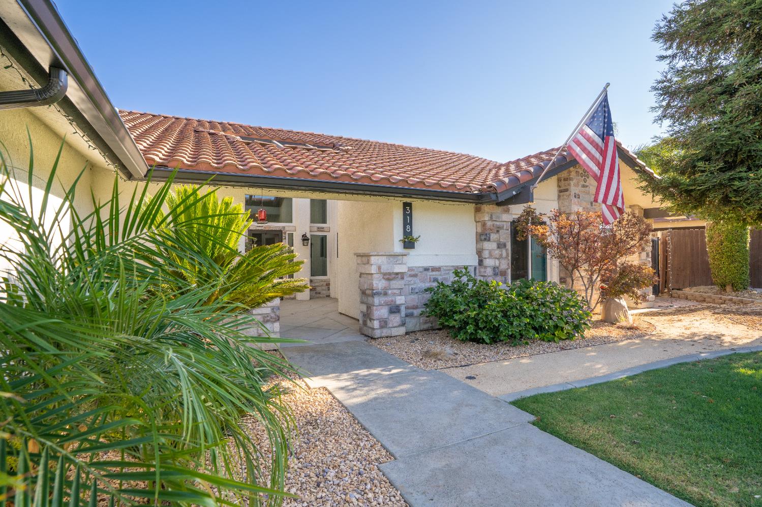 318 San Madele Avenue