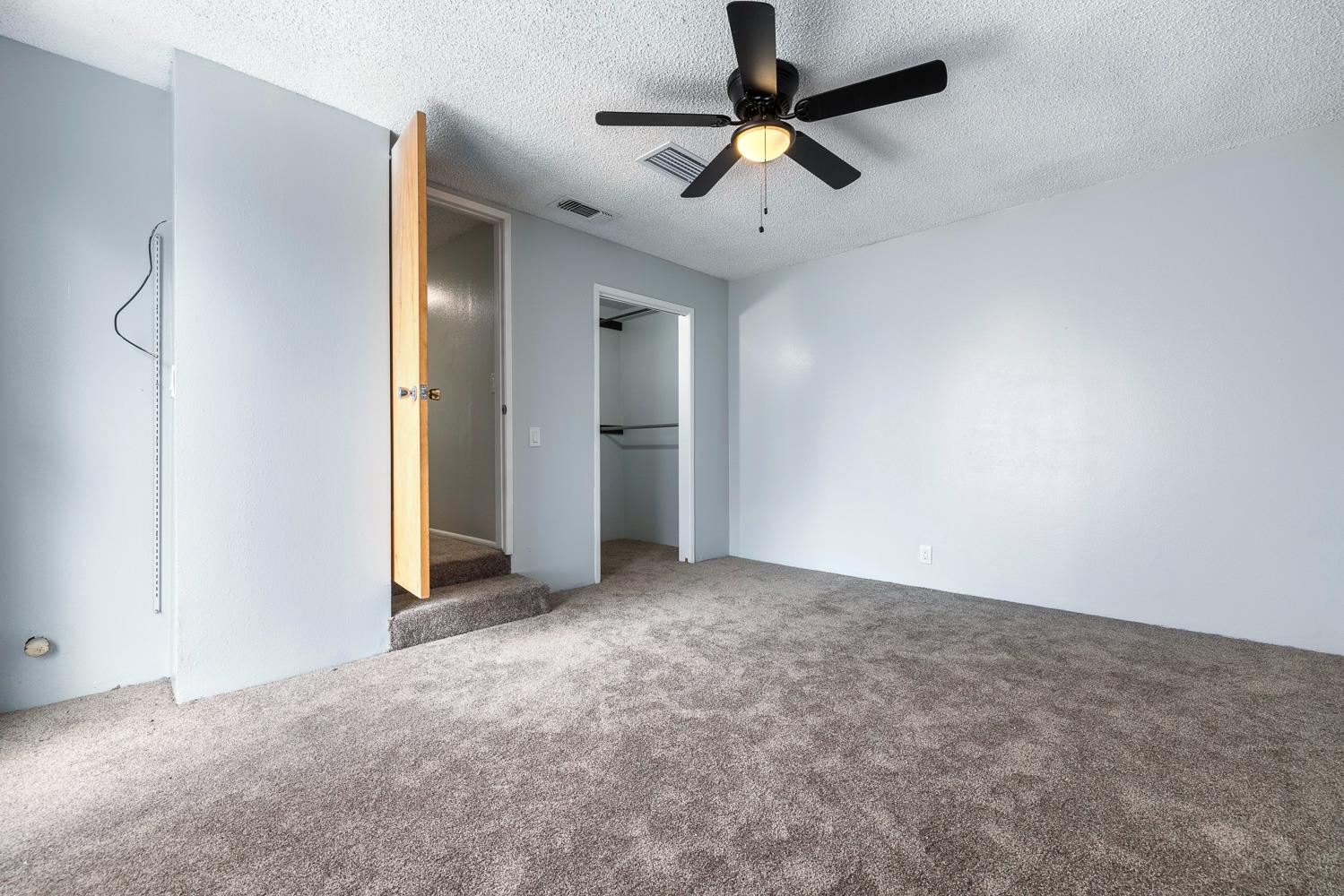 224 E Cherry Lane