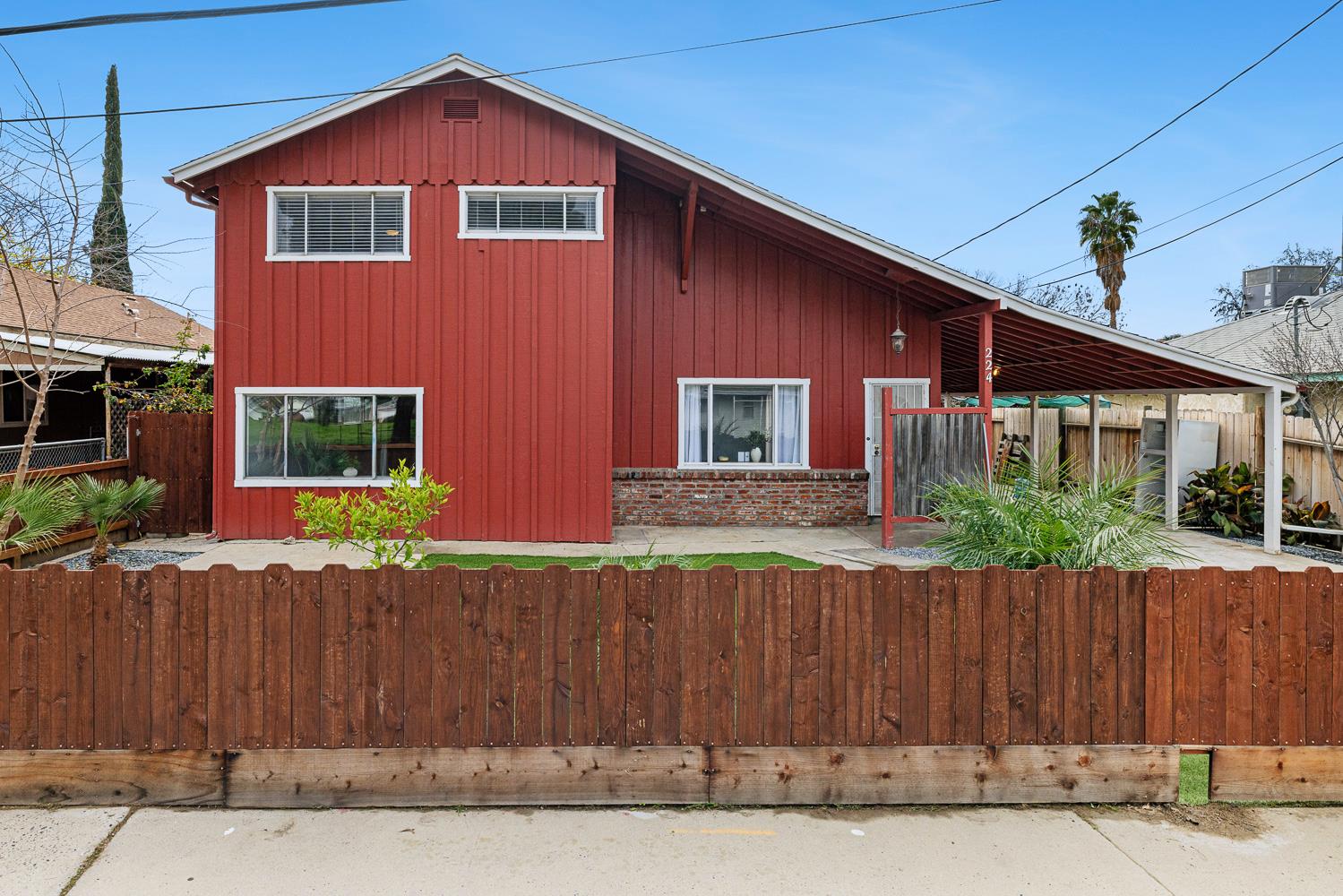 224 E Cherry Lane