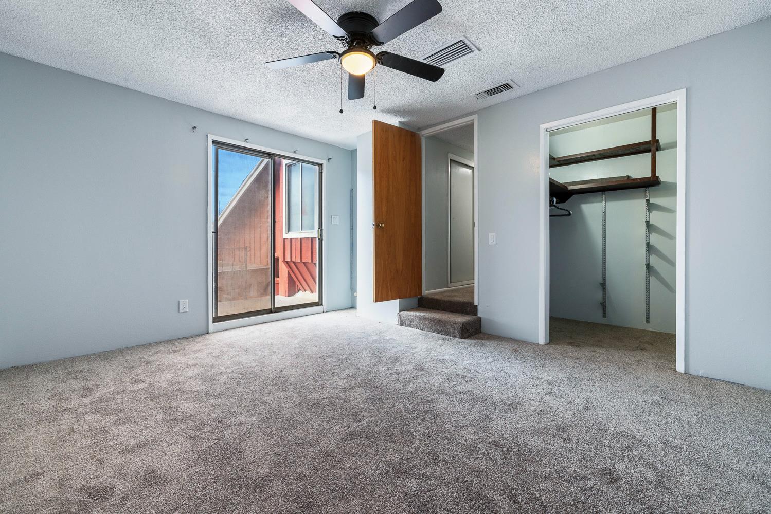 224 E Cherry Lane