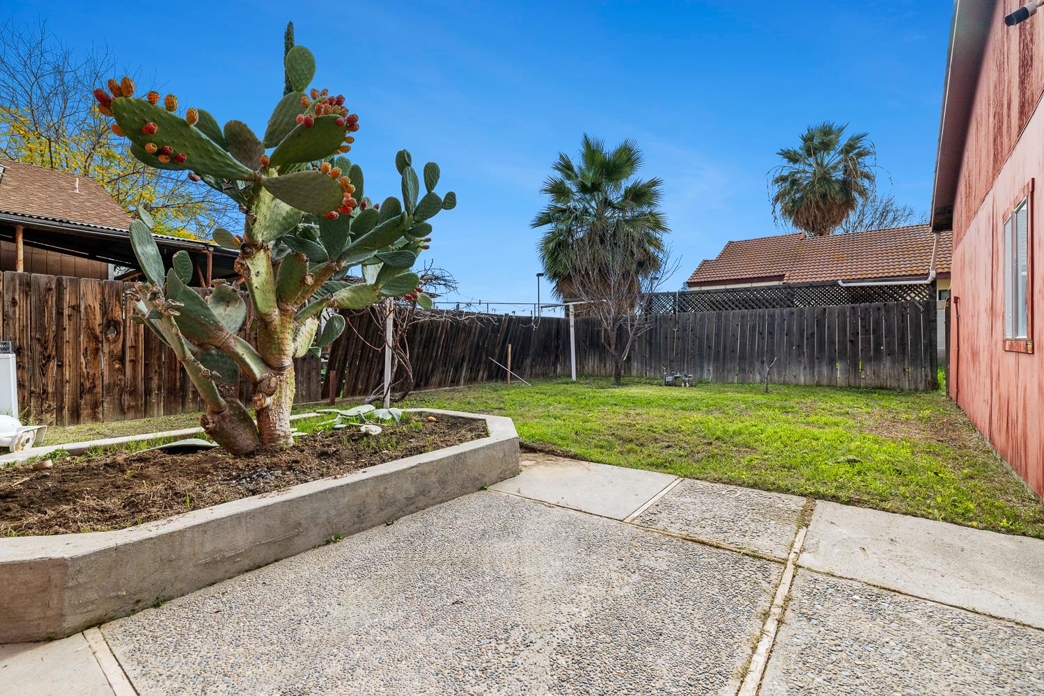 224 E Cherry Lane