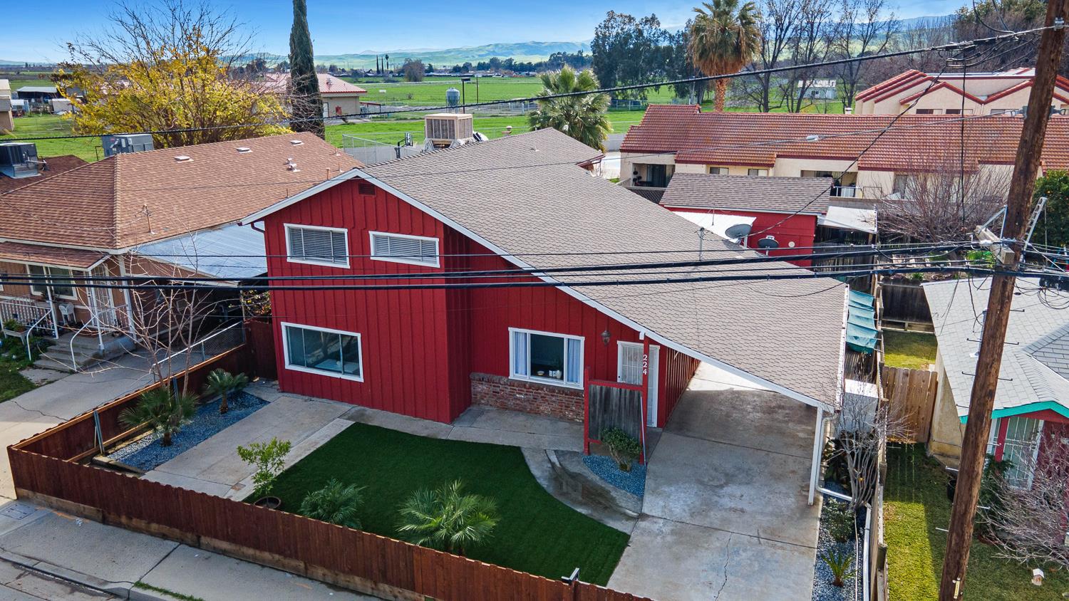 224 E Cherry Lane