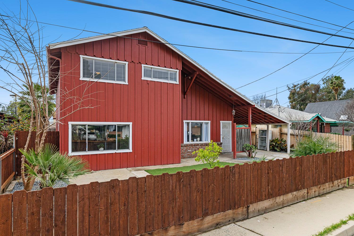 224 E Cherry Lane