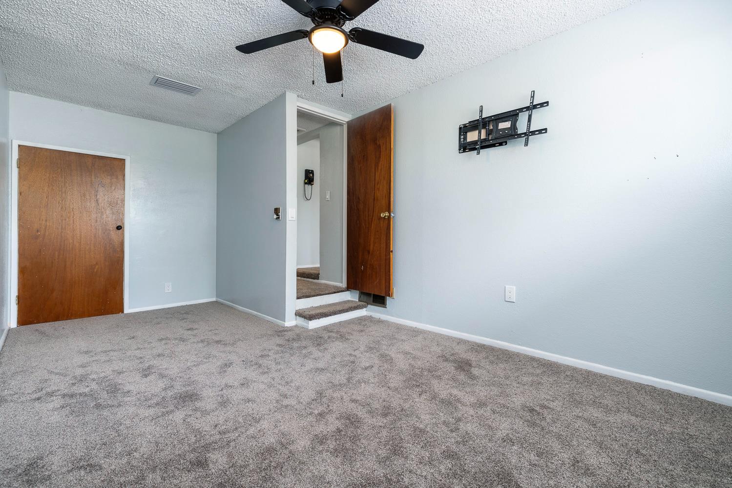 224 E Cherry Lane