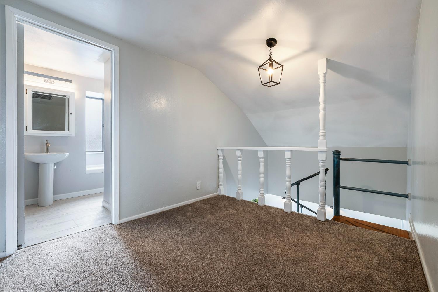 224 E Cherry Lane