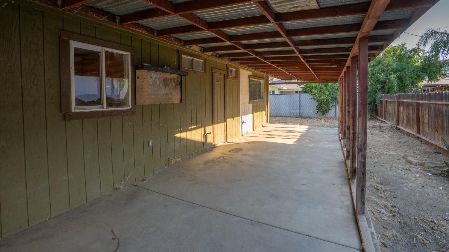 261 E Pleasant Street
