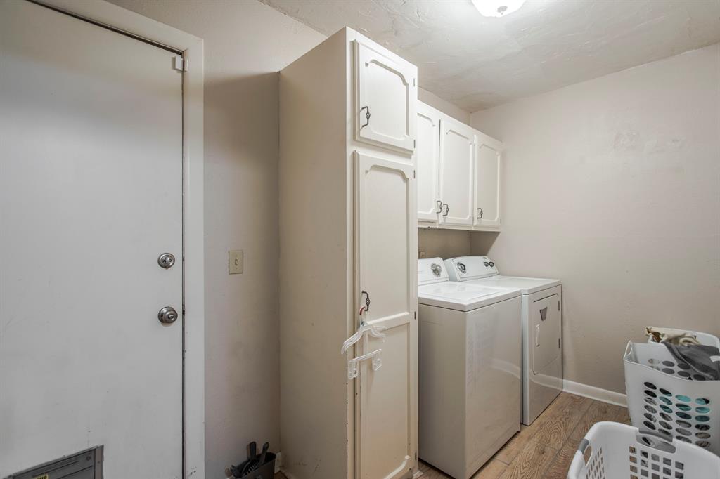 1535 Glenbrook Drive