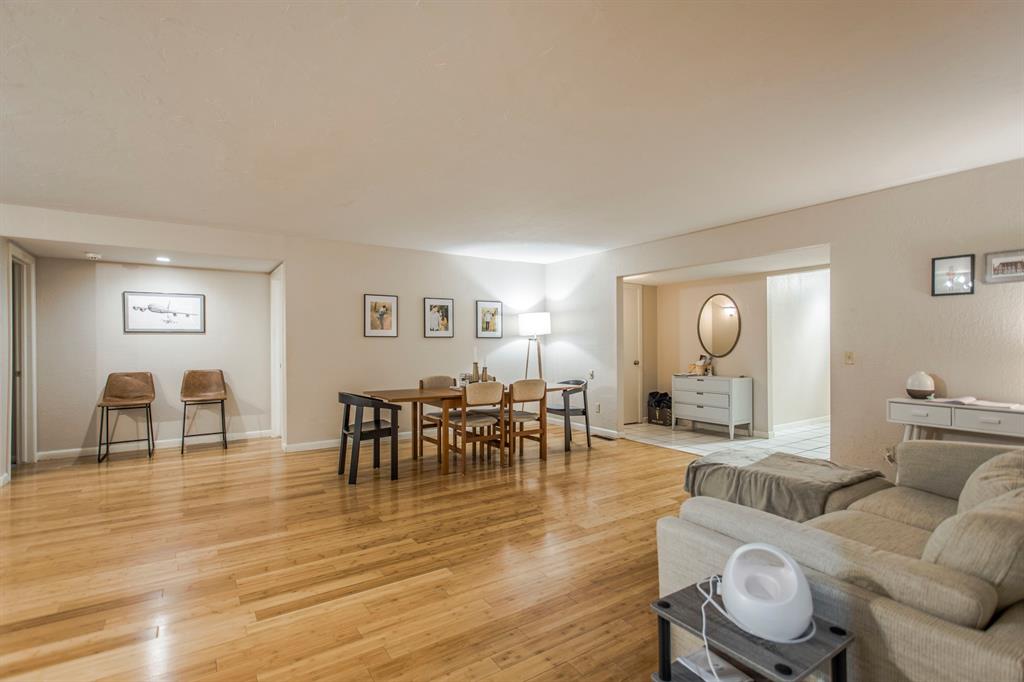 1535 Glenbrook Drive
