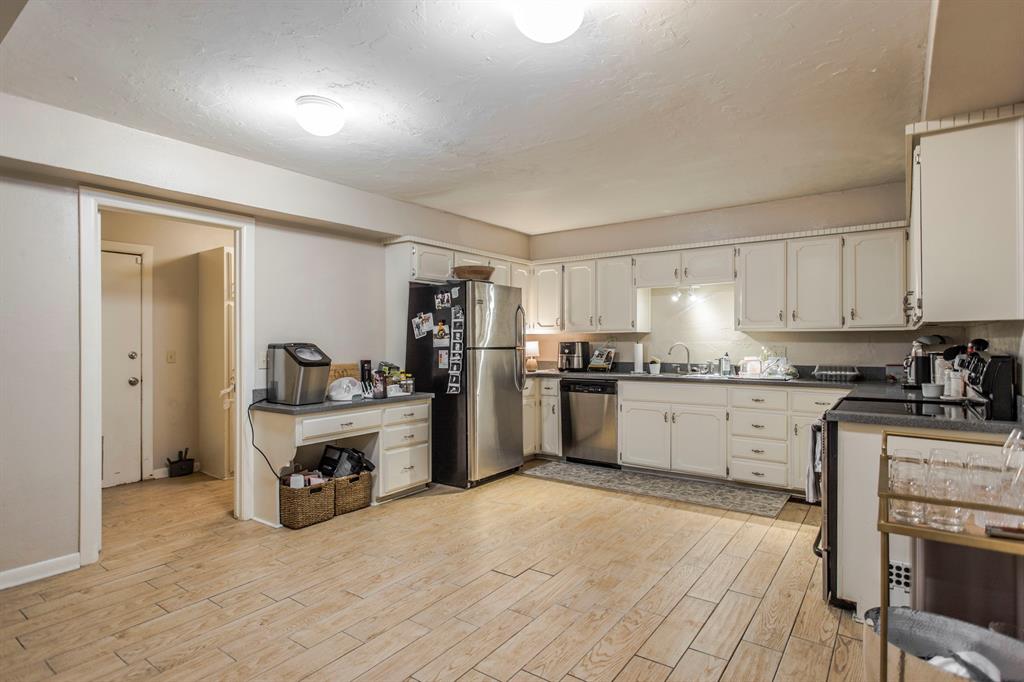 1535 Glenbrook Drive