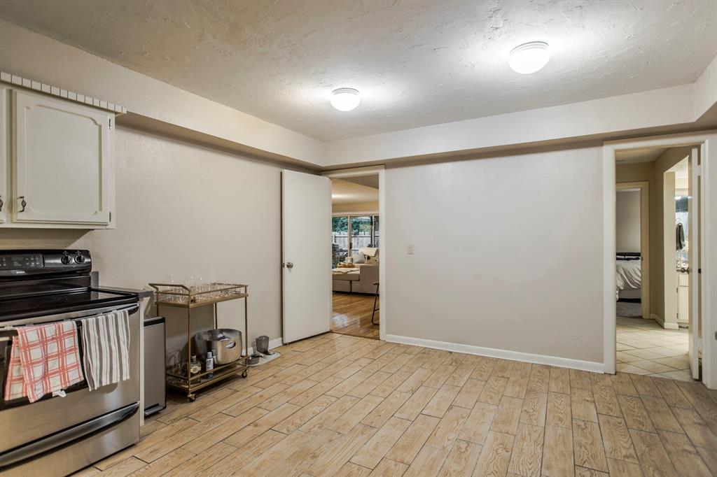 1535 Glenbrook Drive