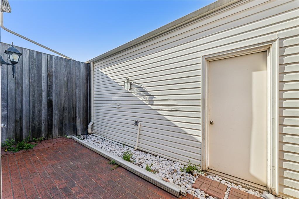 6325 N Villa Avenue Unit: 111