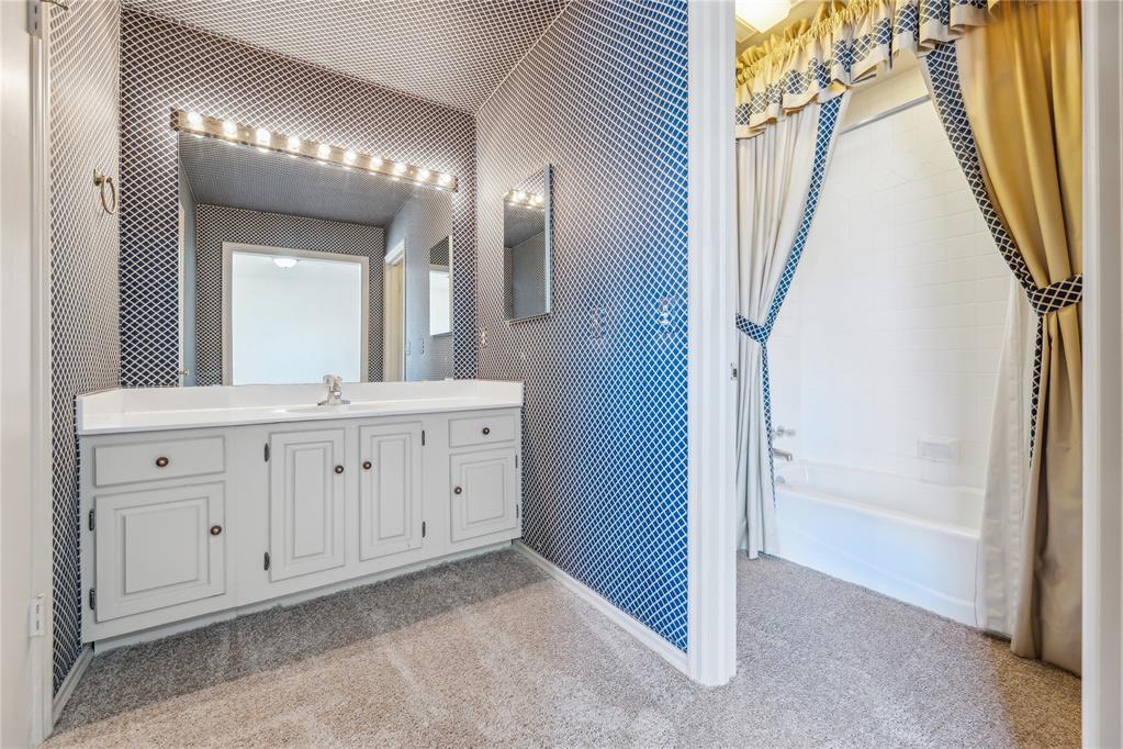 6325 N Villa Avenue Unit: 111