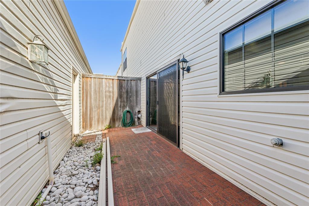 6325 N Villa Avenue Unit: 111