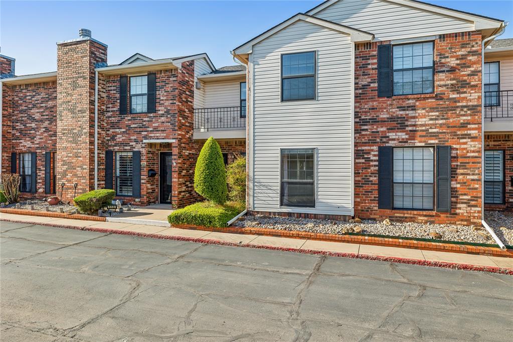 6325 N Villa Avenue Unit: 111