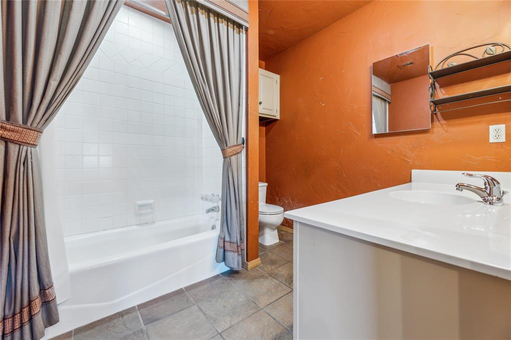 6325 N Villa Avenue Unit: 111