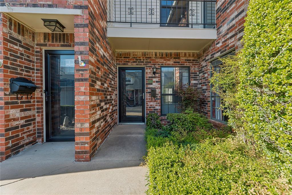 6325 N Villa Avenue Unit: 111