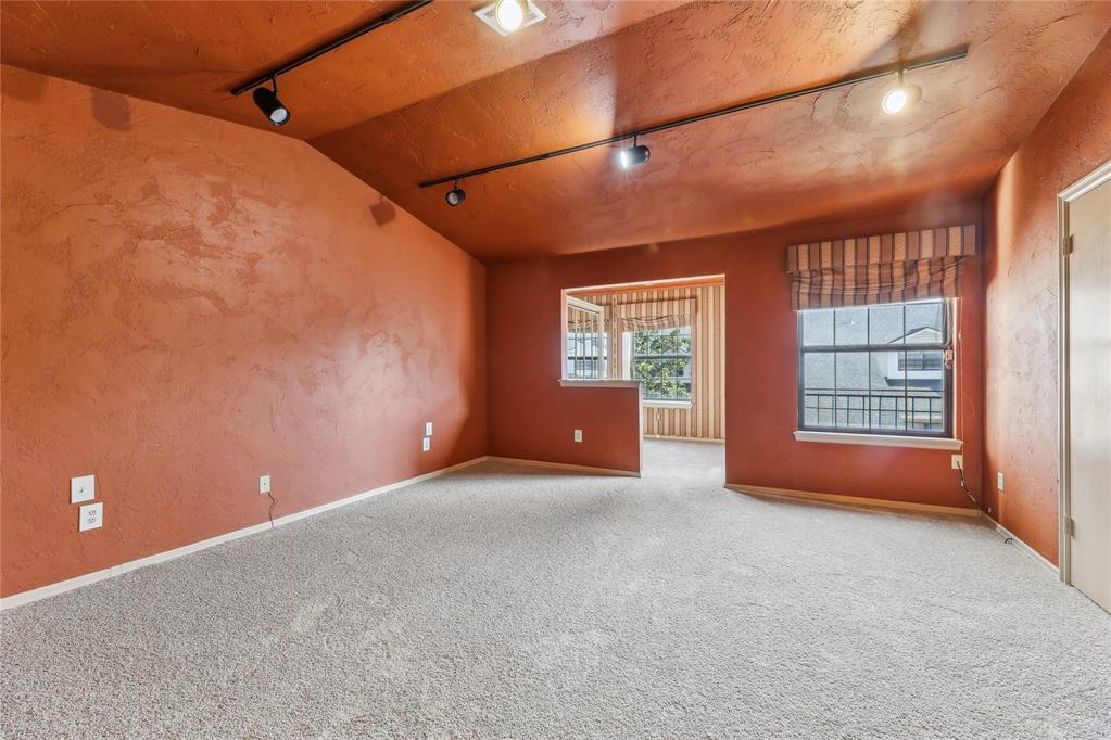 6325 N Villa Avenue Unit: 111