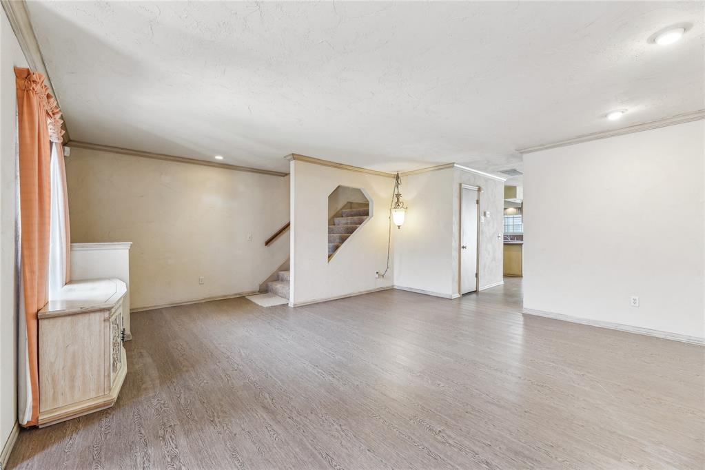 6325 N Villa Avenue Unit: 111