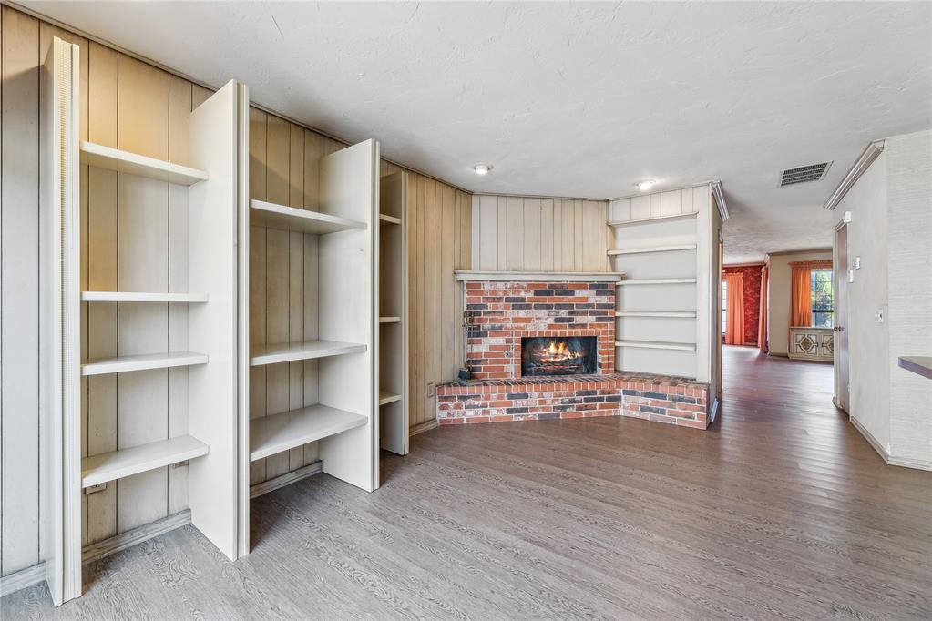 6325 N Villa Avenue Unit: 111