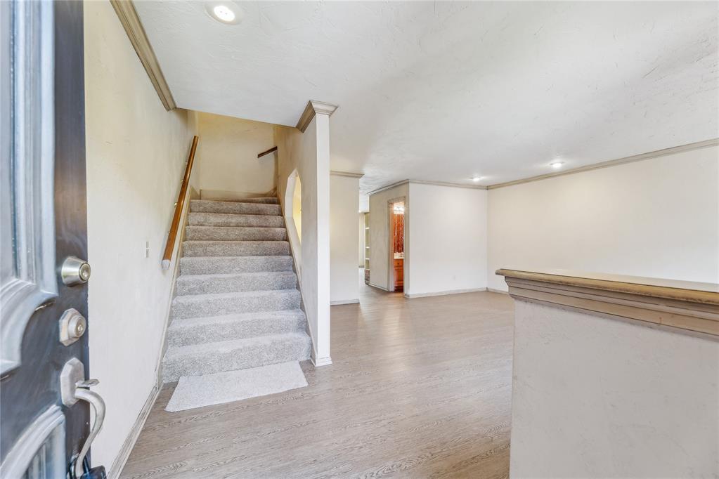 6325 N Villa Avenue Unit: 111