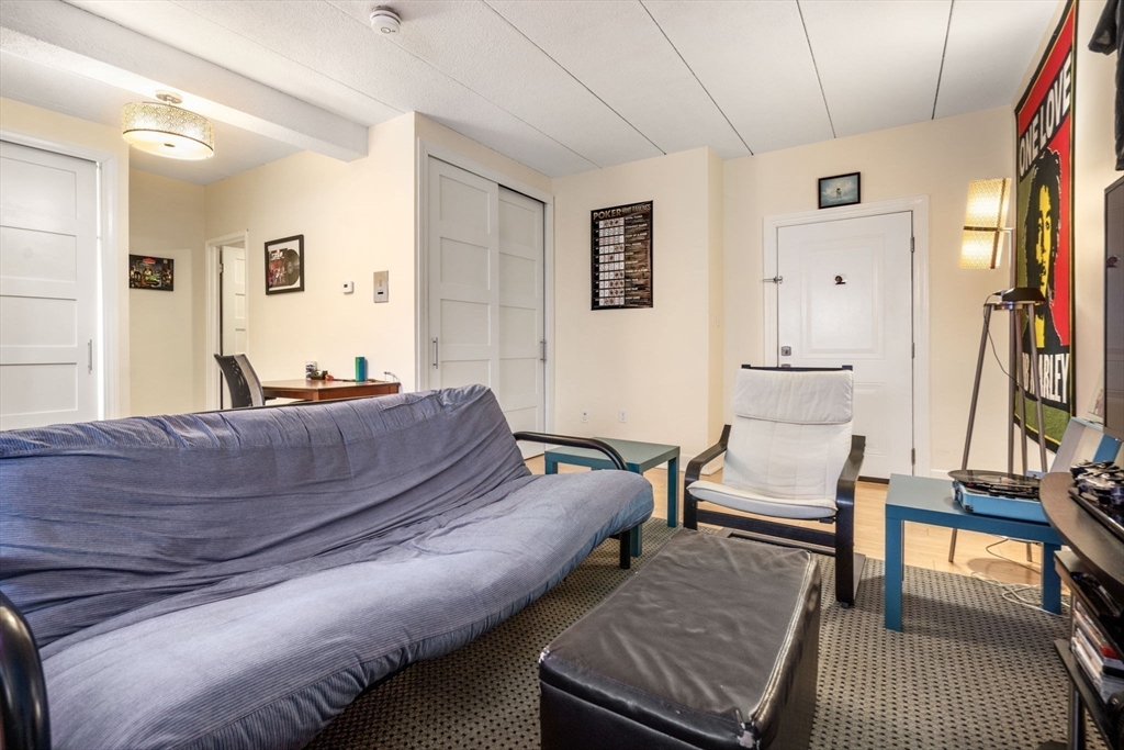 995 Massachusetts Ave # 106