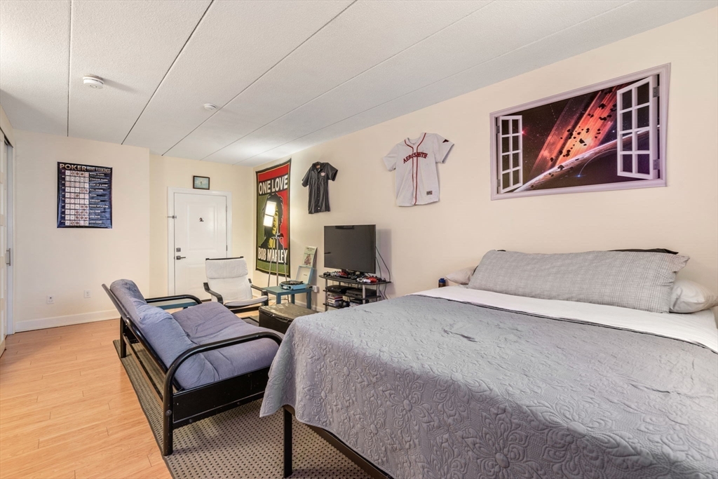 995 Massachusetts Ave # 106