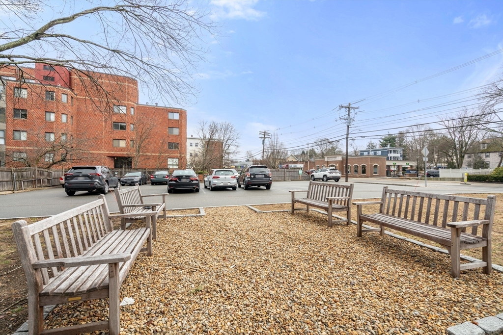 995 Massachusetts Ave # 106