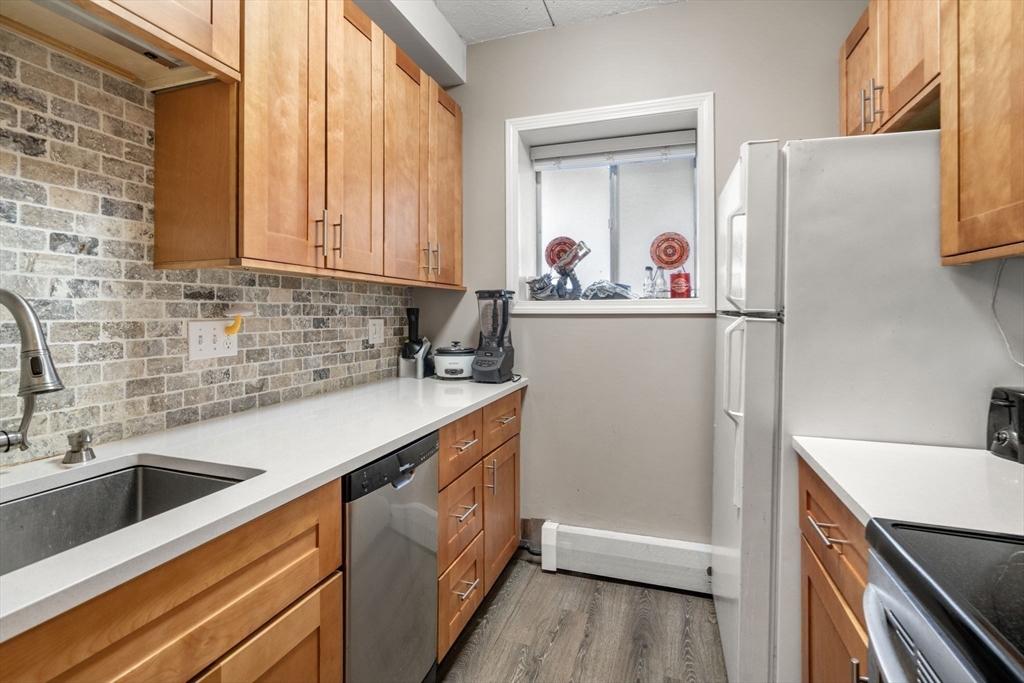 995 Massachusetts Ave # 106