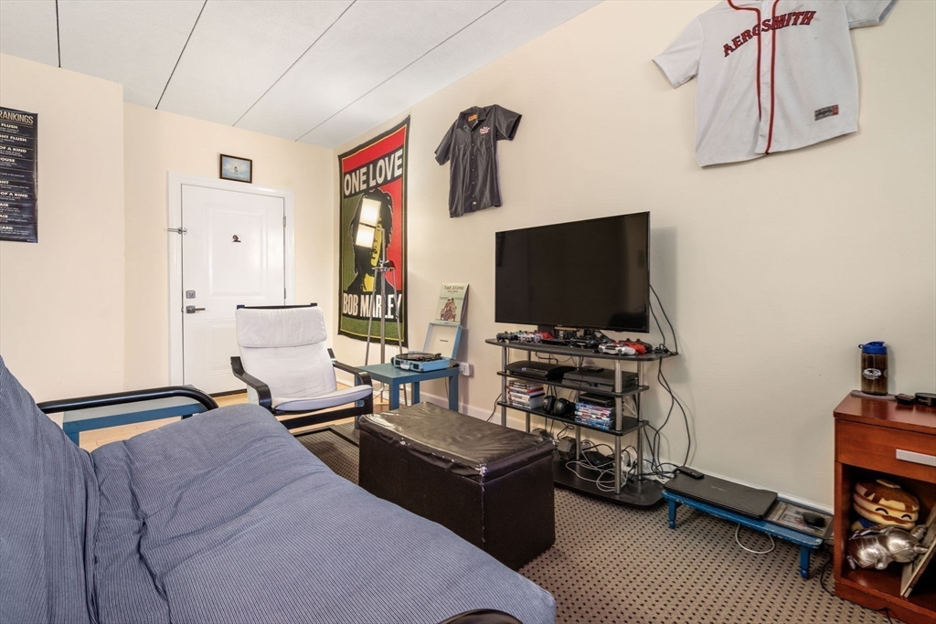 995 Massachusetts Ave # 106